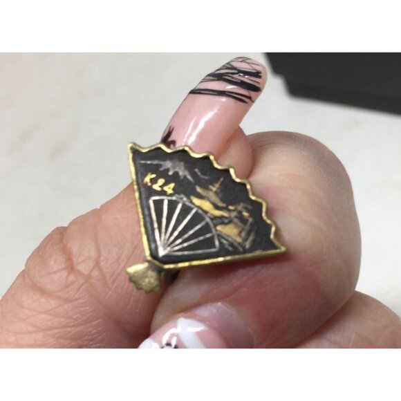 Vintage Women's Japanese Damascene fan K24 Gold Tone Screw Back Earrings - Picture 5 of 6